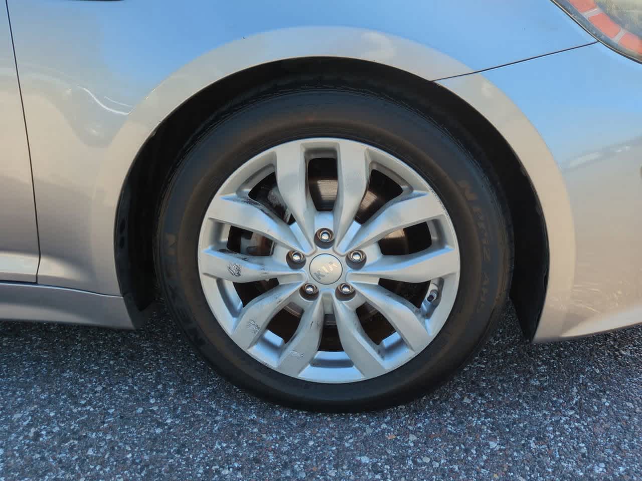 Thumbnail: 2015 Kia Optima - 11