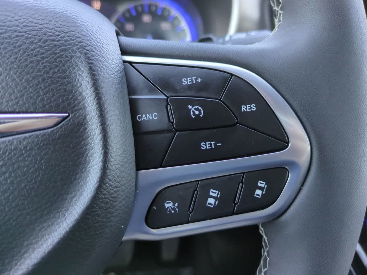 Thumbnail: 2025 Chrysler Pacifica - 25