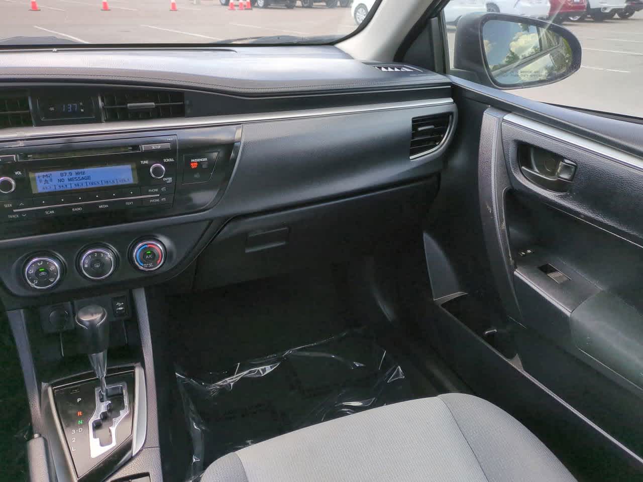 Thumbnail: 2015 Toyota Corolla - 16
