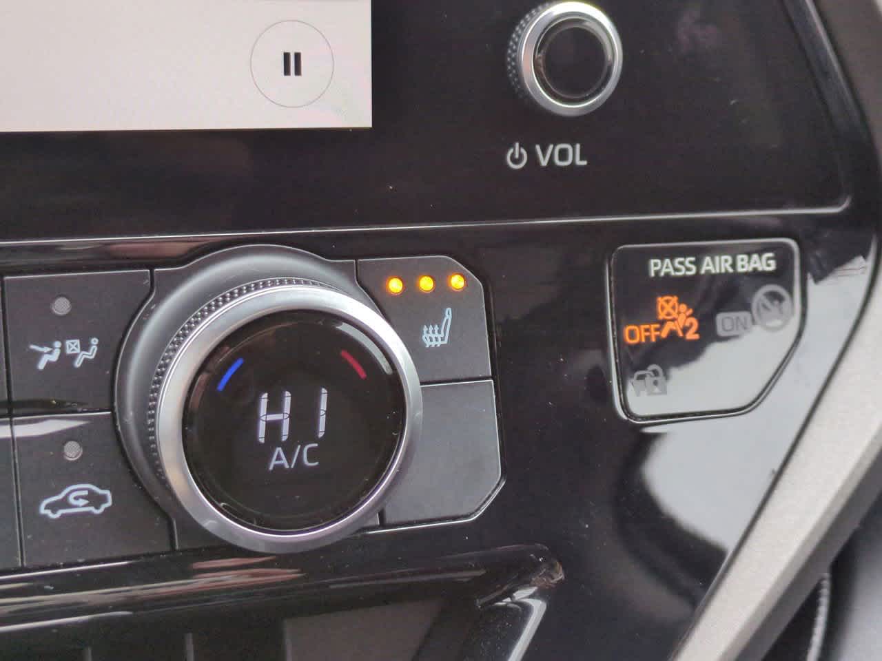 Thumbnail: 2023 Toyota Highlander - 23