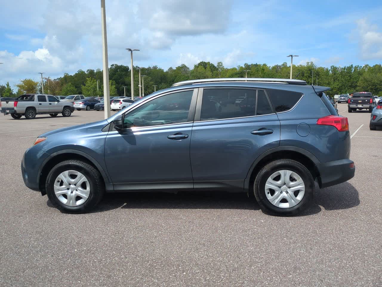 Thumbnail: 2014 Toyota RAV4 - 3
