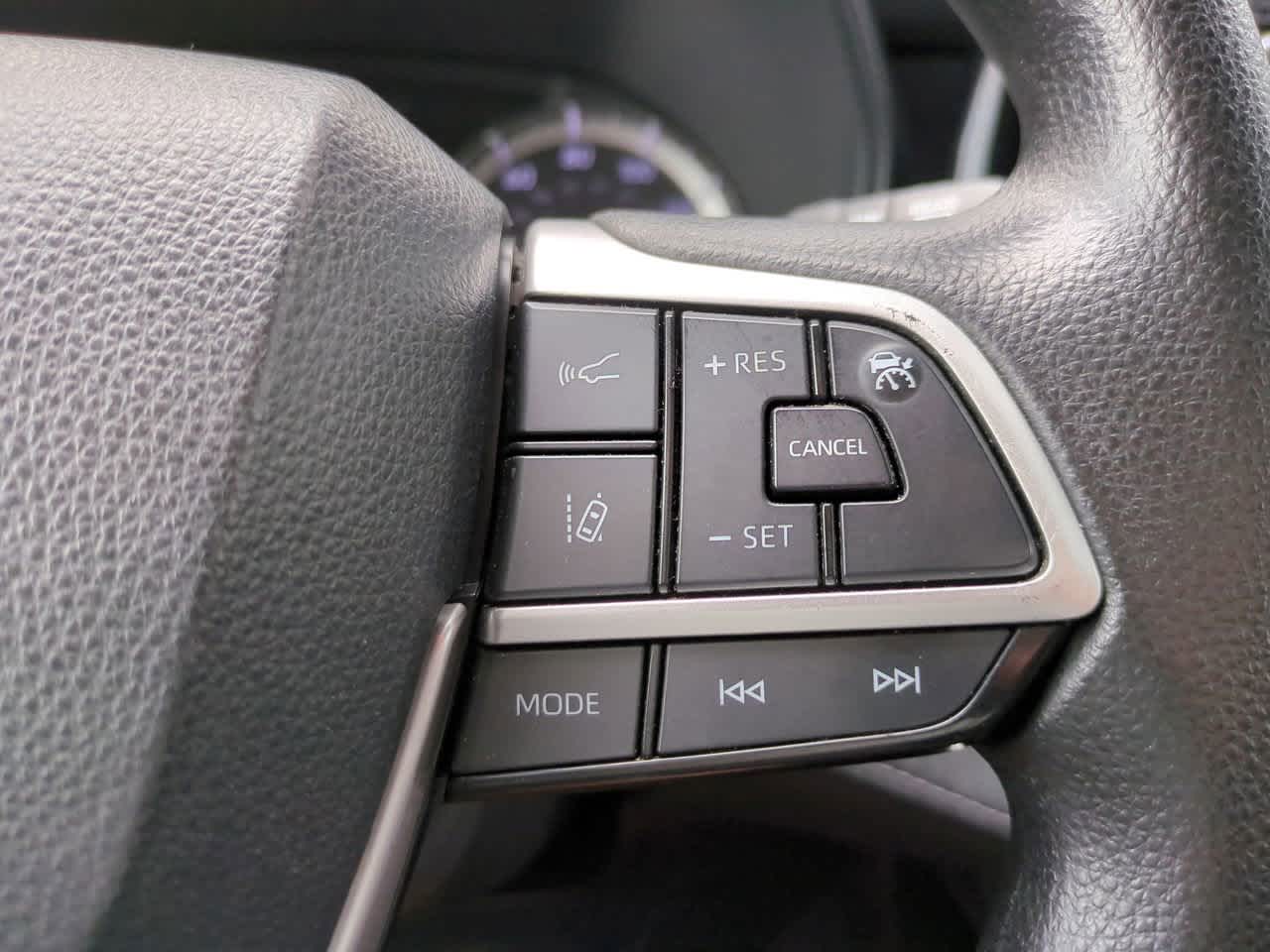 Thumbnail: 2022 Toyota Highlander - 24