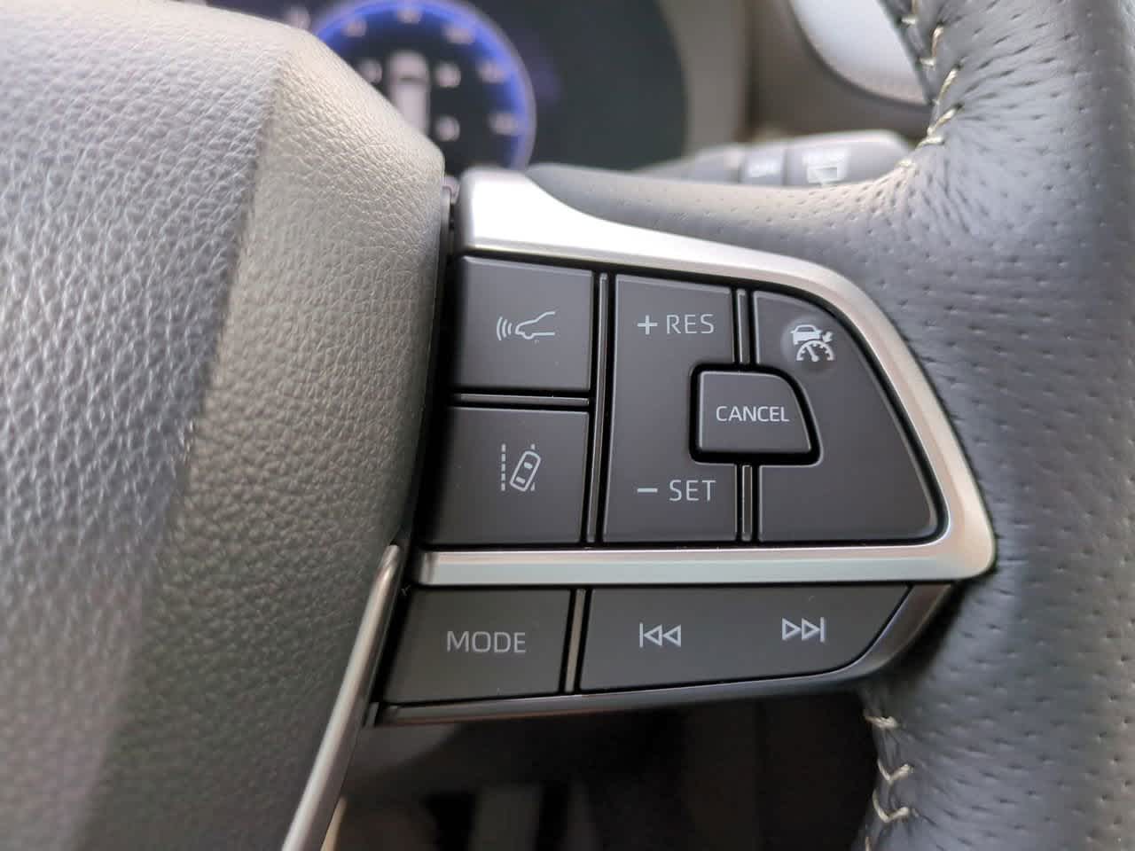 Thumbnail: 2025 Toyota Sienna - 24