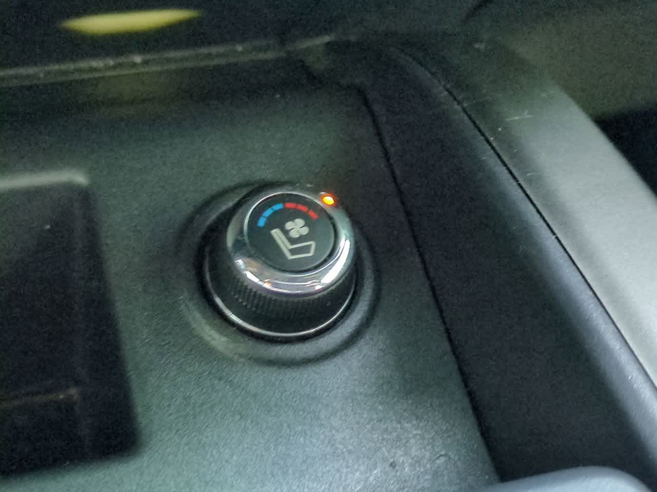 Thumbnail: 2020 Nissan Titan - 23