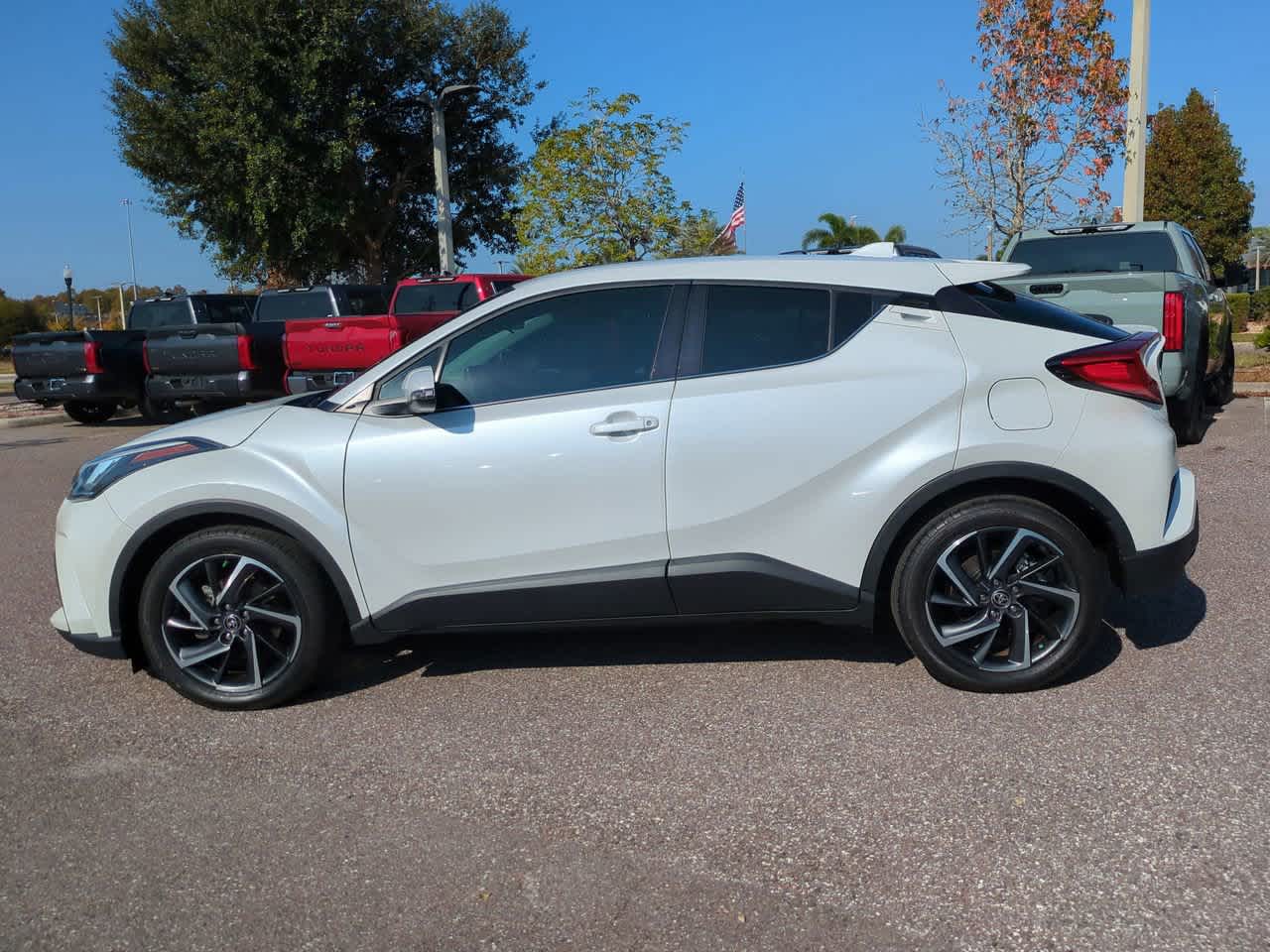 Thumbnail: 2022 Toyota C-HR - 3