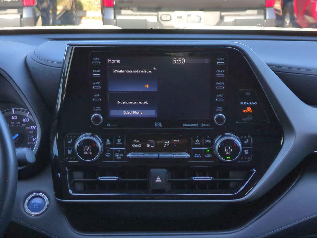 Thumbnail: 2022 Toyota Highlander - 18