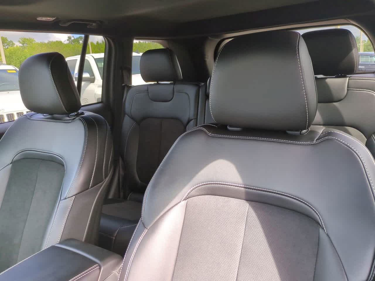 Thumbnail: 2025 Jeep Grand Cherokee - 8