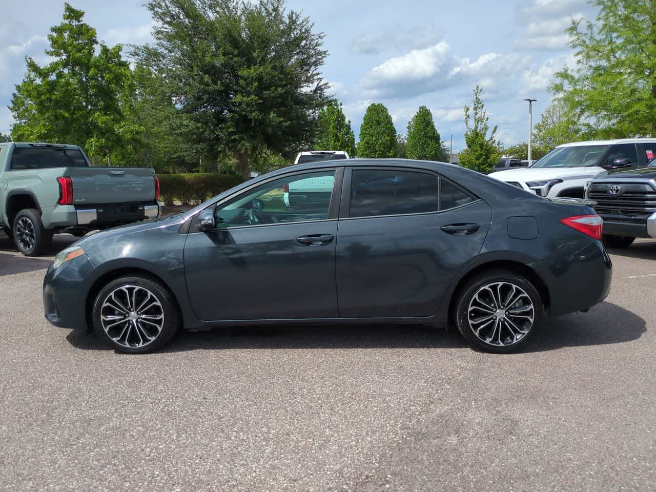 Thumbnail: 2015 Toyota Corolla - 3