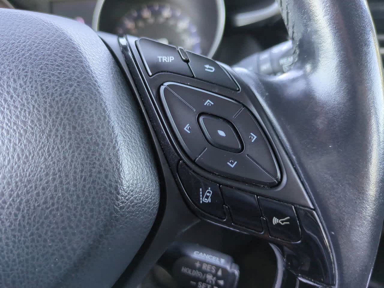 Thumbnail: 2018 Toyota C-HR - 24