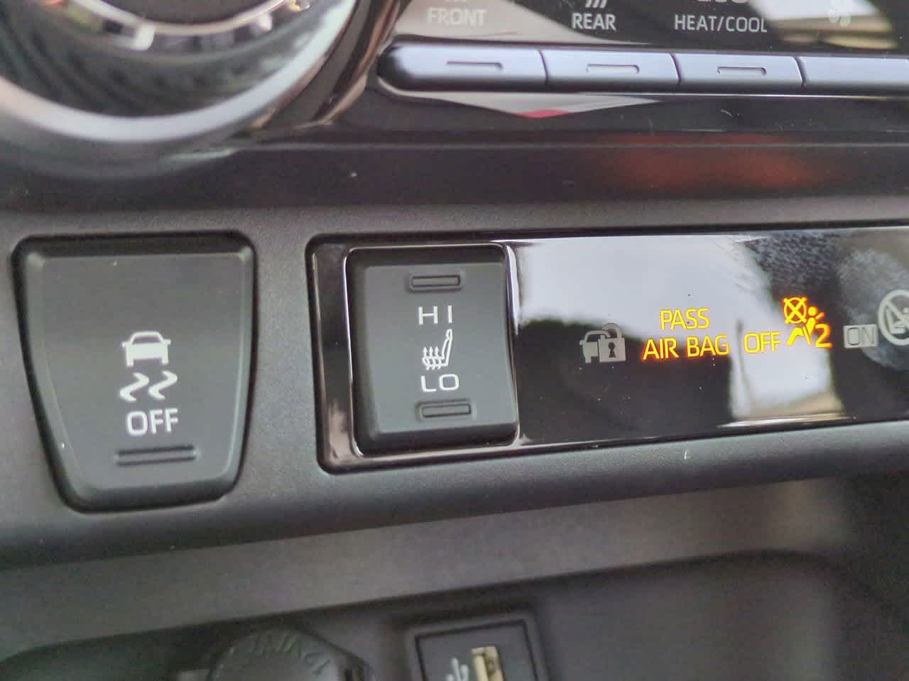 Thumbnail: 2025 Toyota RAV4 - 22