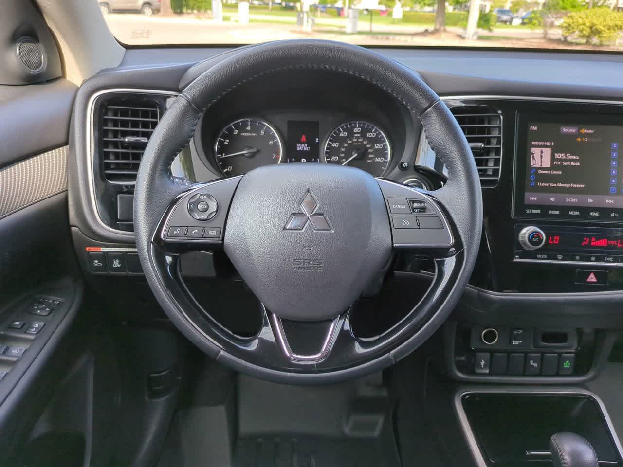Thumbnail: 2020 Mitsubishi Outlander - 15