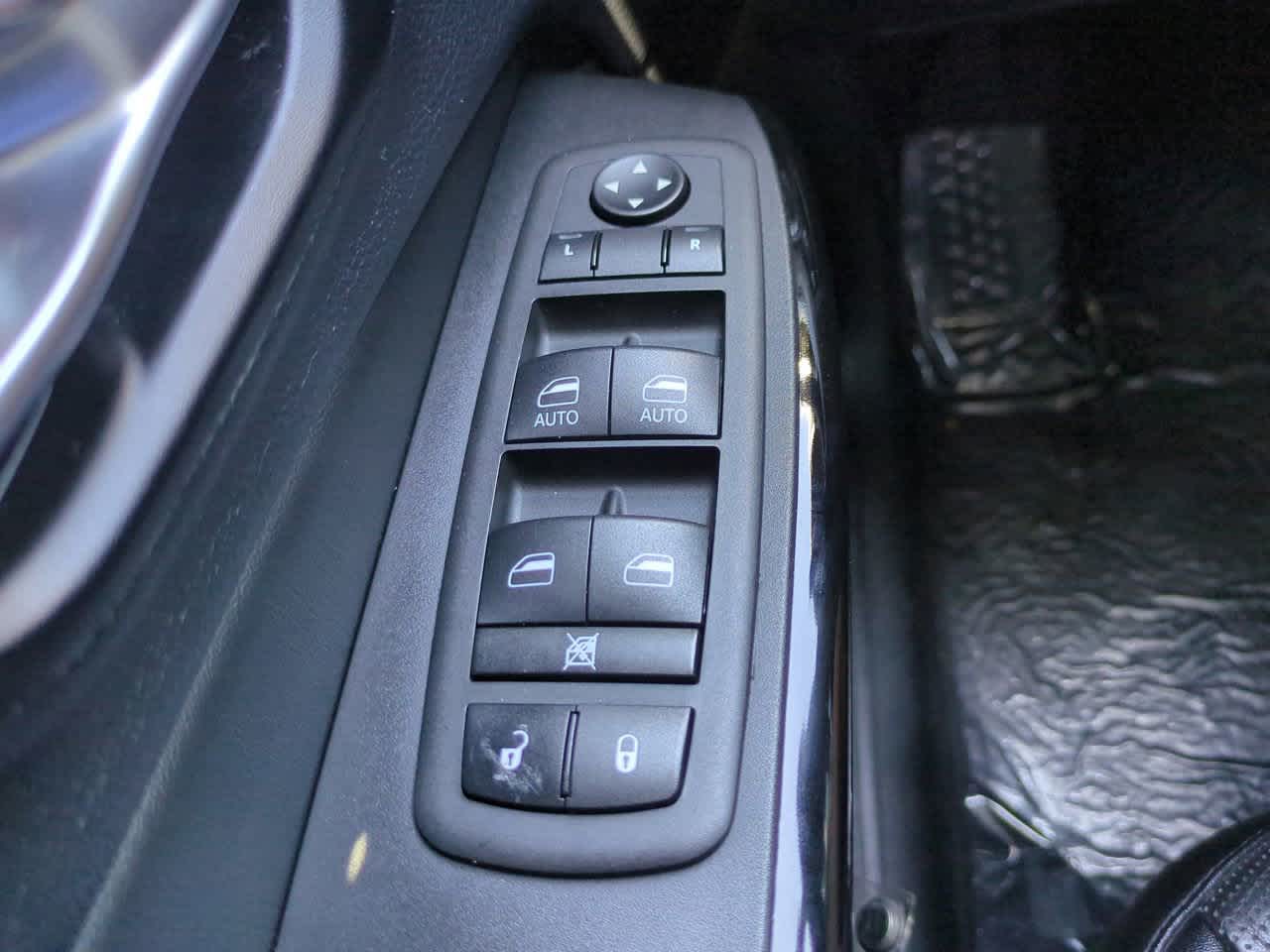 Thumbnail: 2023 Jeep Cherokee - 23