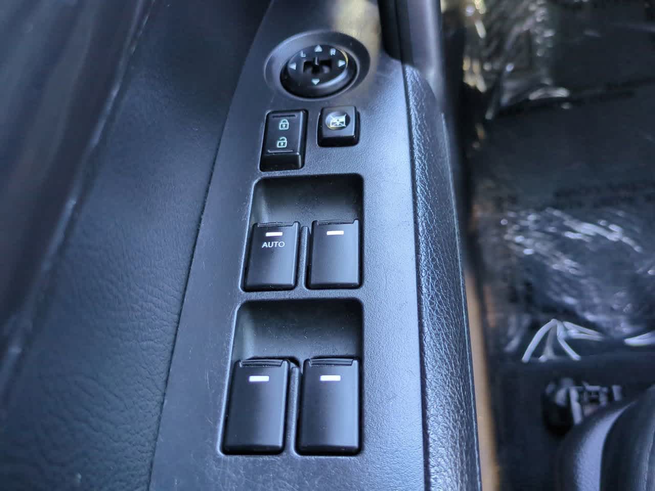 Thumbnail: 2011 Kia Sorento - 22