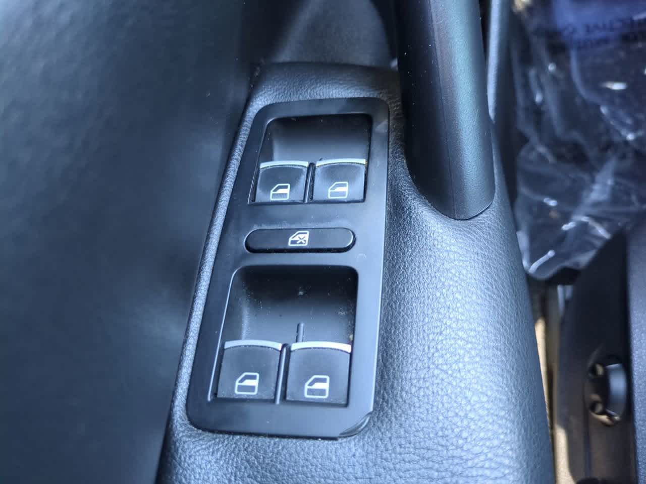 Thumbnail: 2013 Volkswagen Passat - 20