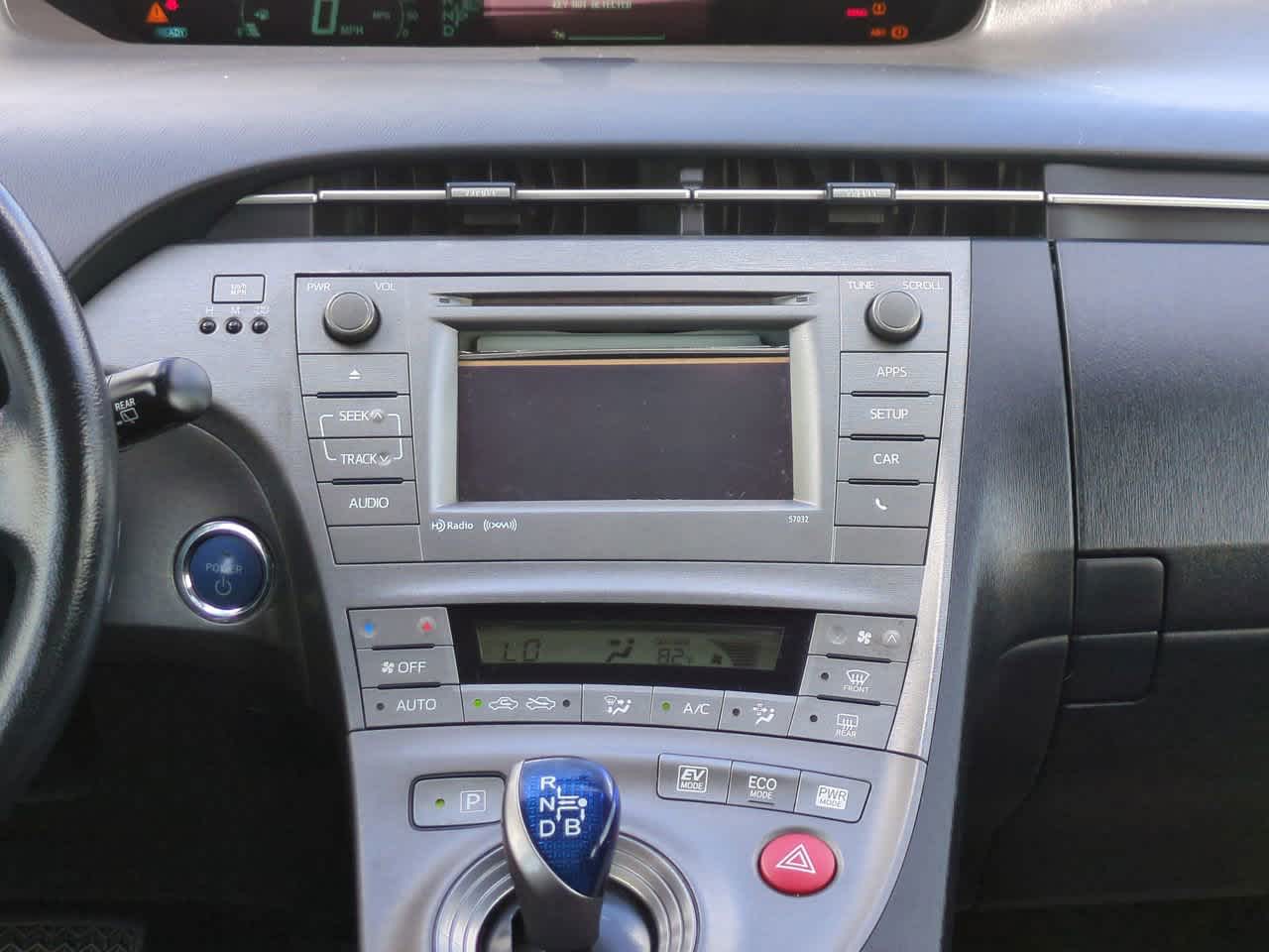Thumbnail: 2015 Toyota Prius - 17