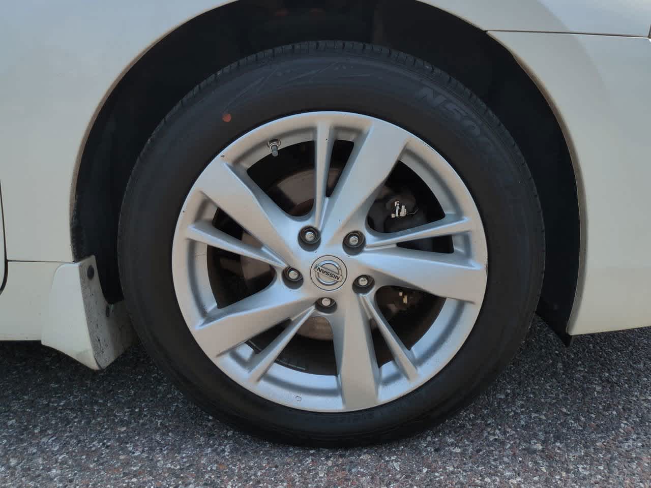 Thumbnail: 2015 Nissan Altima - 11