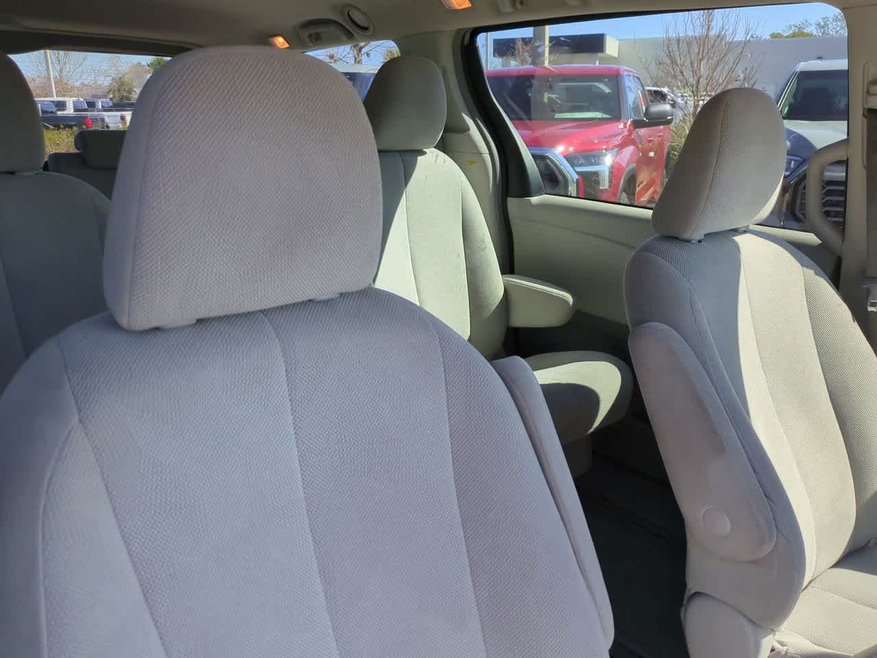 Thumbnail: 2014 Toyota Sienna - 7