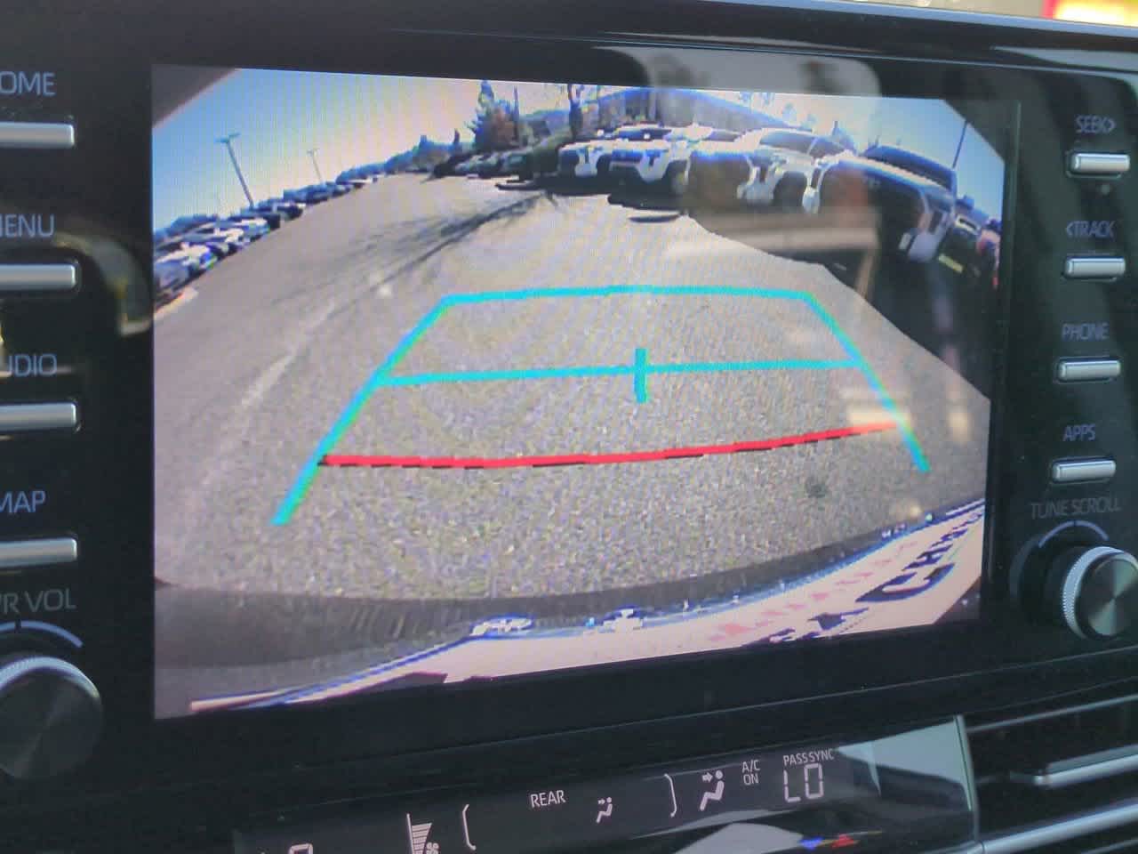 Thumbnail: 2021 Toyota Sienna - 18