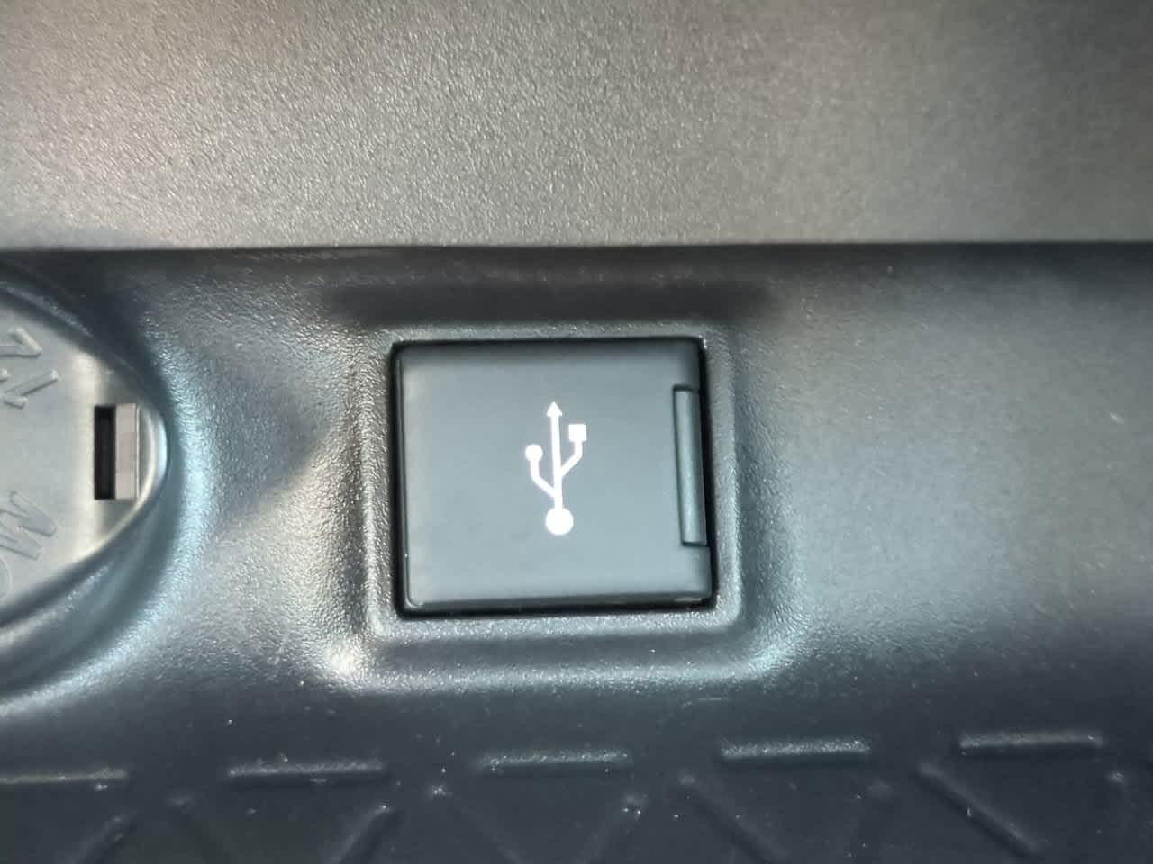 Thumbnail: 2022 Toyota RAV4 - 20