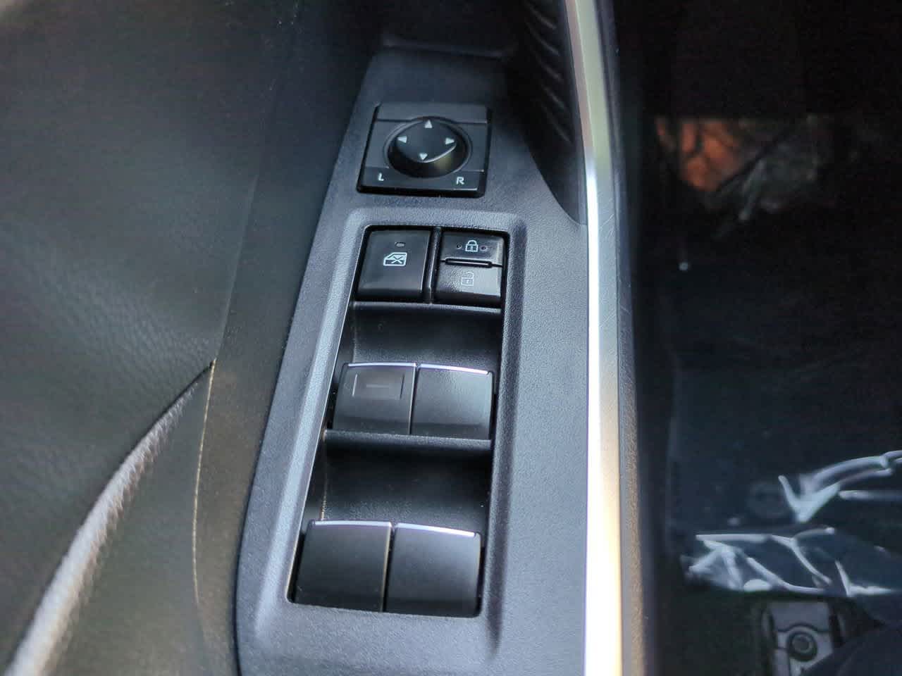 Thumbnail: 2020 Toyota RAV4 - 22