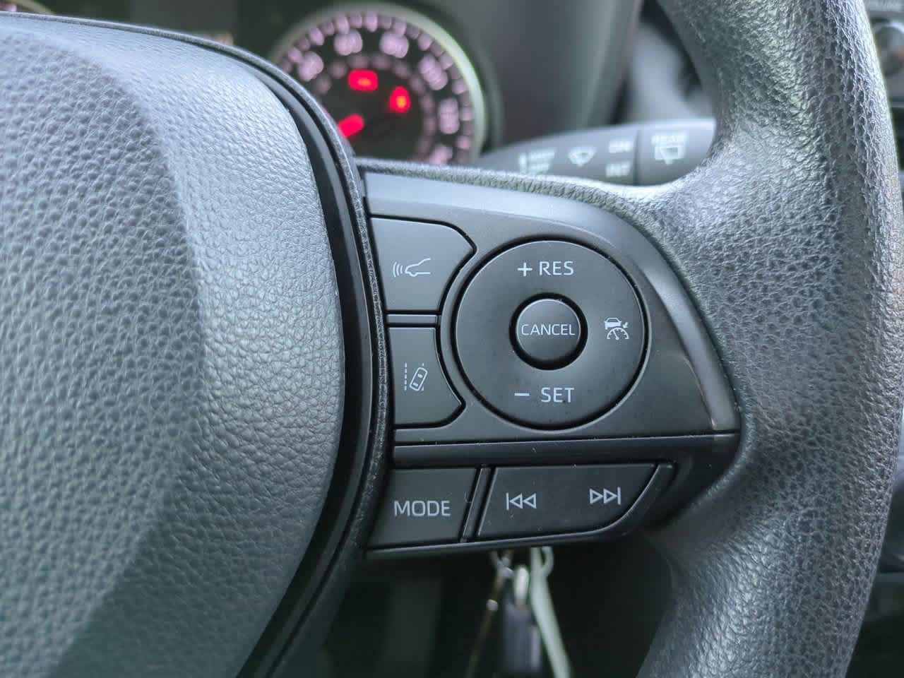 Thumbnail: 2022 Toyota RAV4 - 23