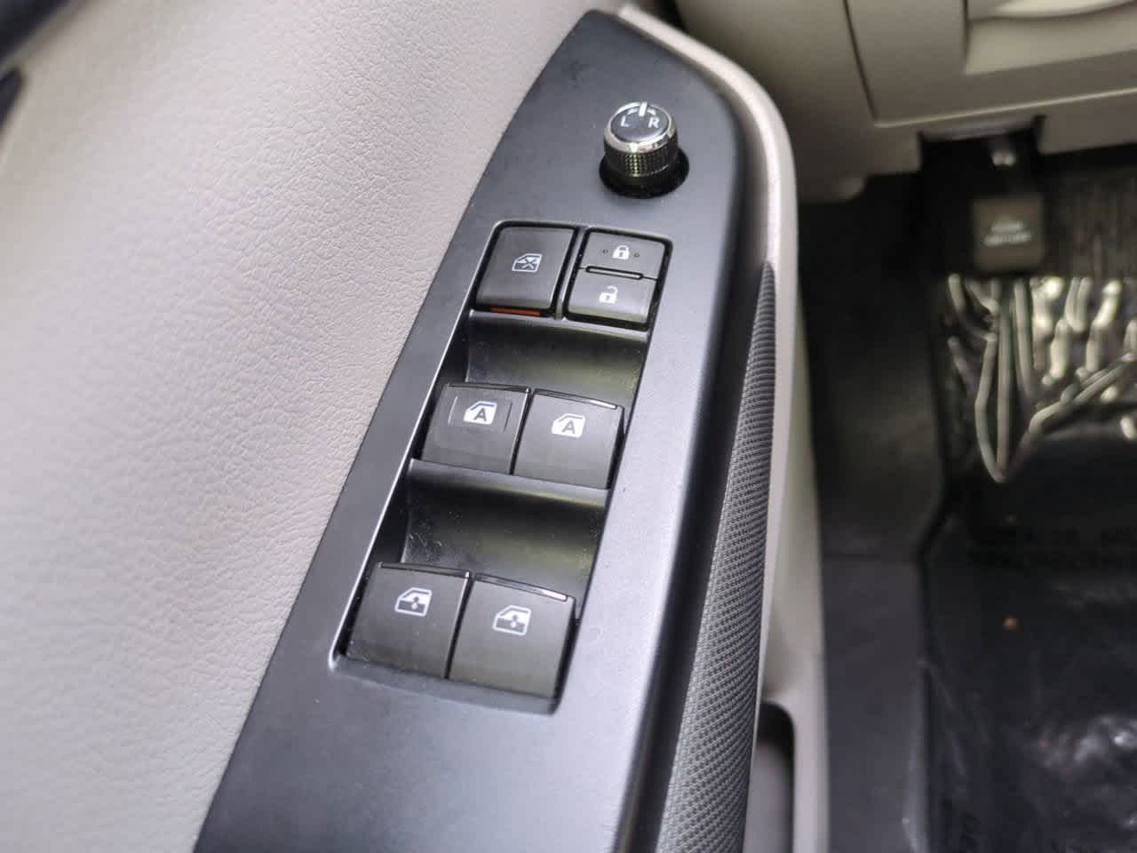 Thumbnail: 2018 Toyota Highlander - 22