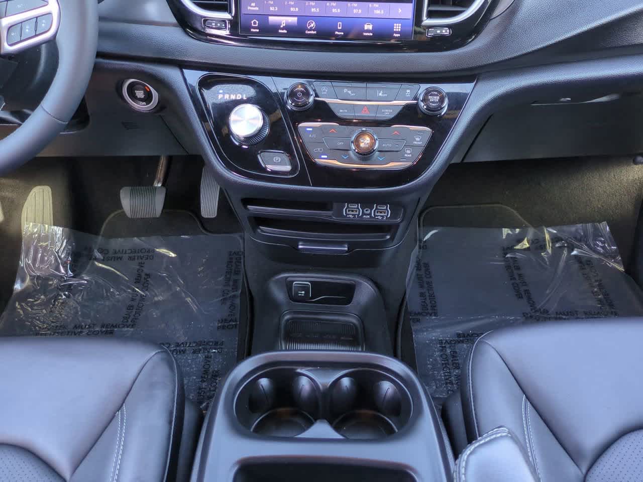 Thumbnail: 2025 Chrysler Pacifica - 19