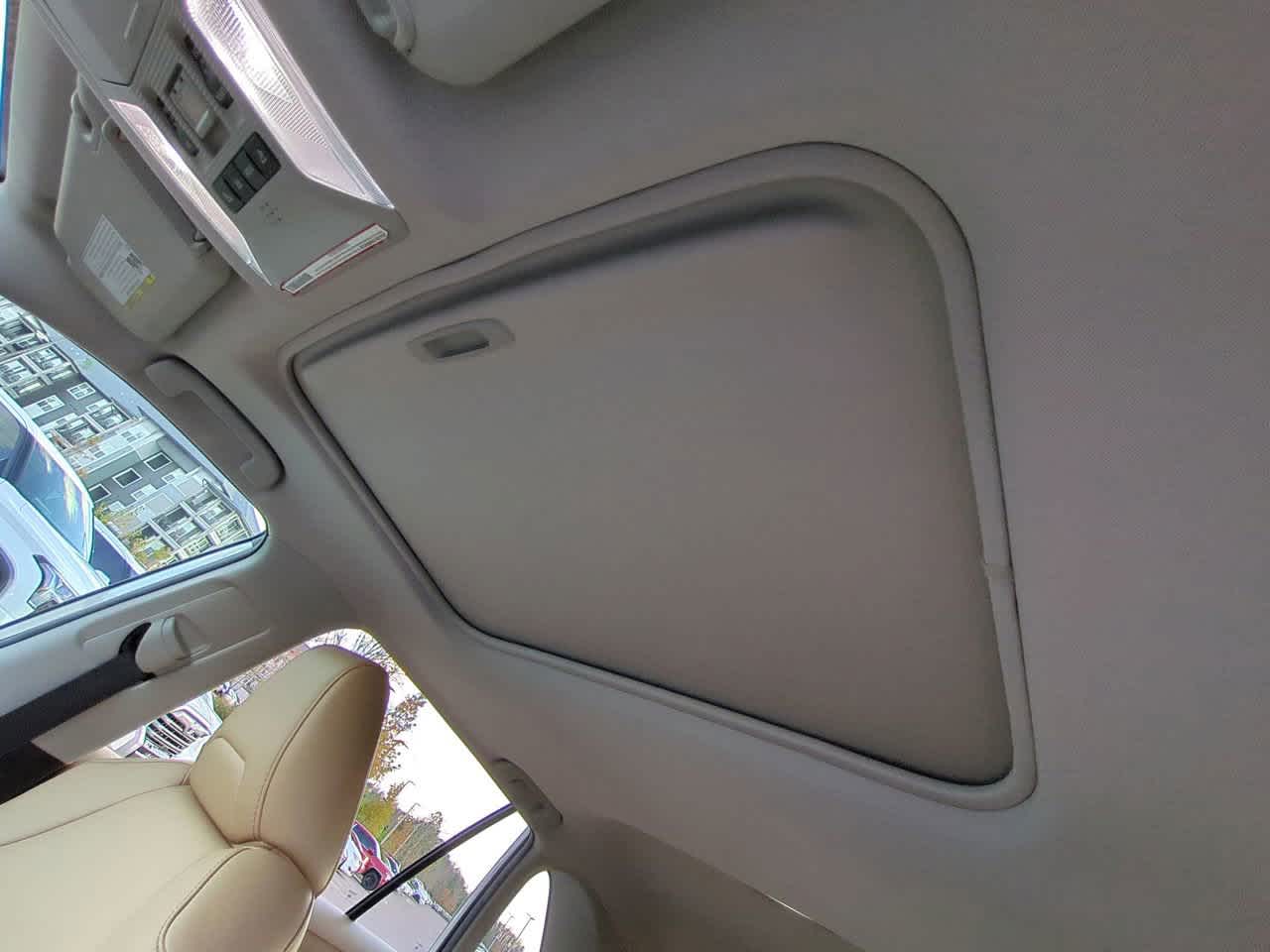 Thumbnail: 2021 Toyota RAV4 - 19