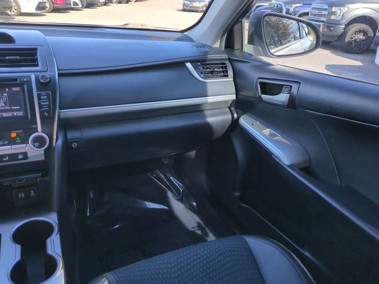 Thumbnail: 2014 Toyota Camry - 16