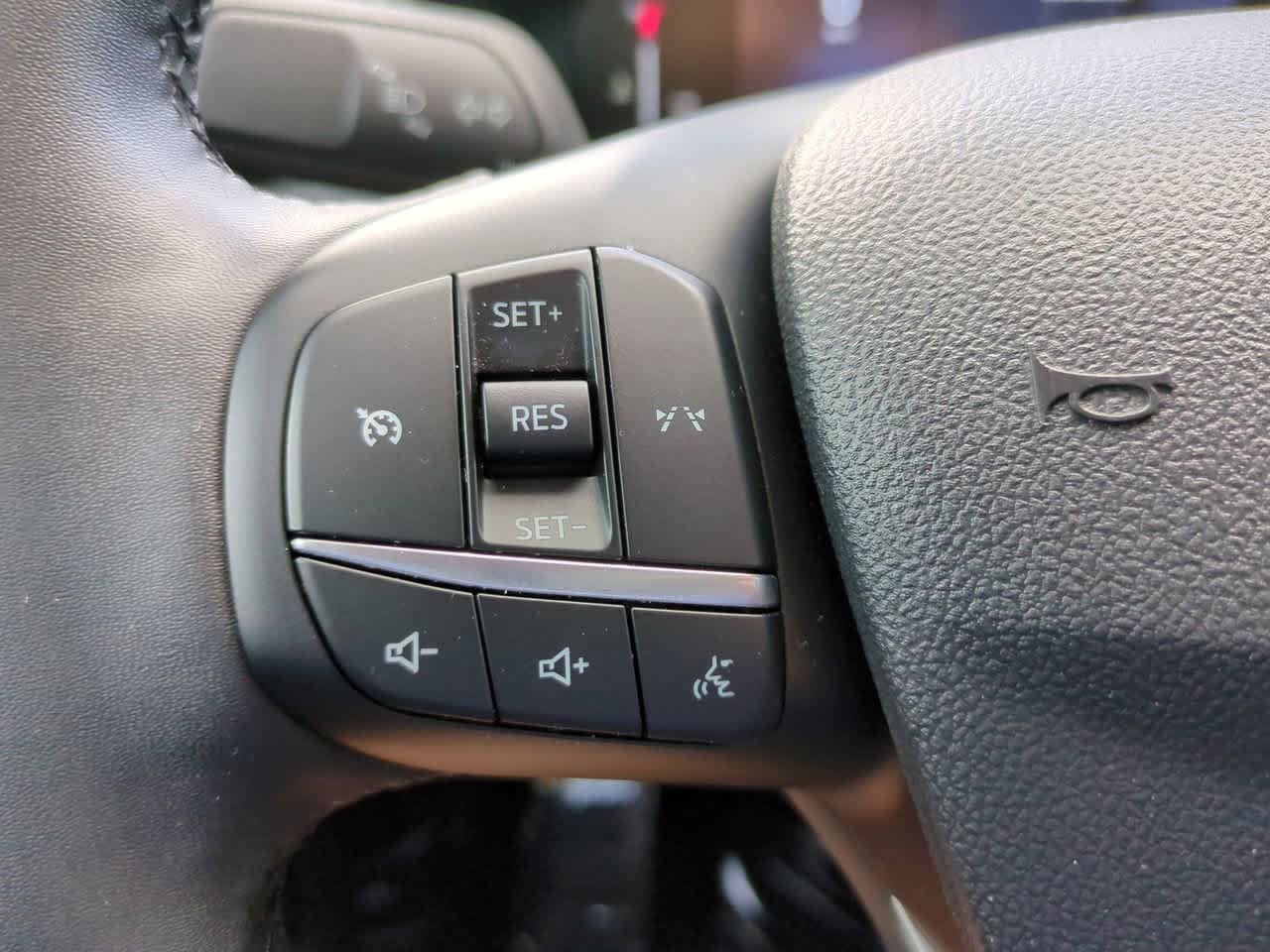 Thumbnail: 2023 Ford Escape - 22