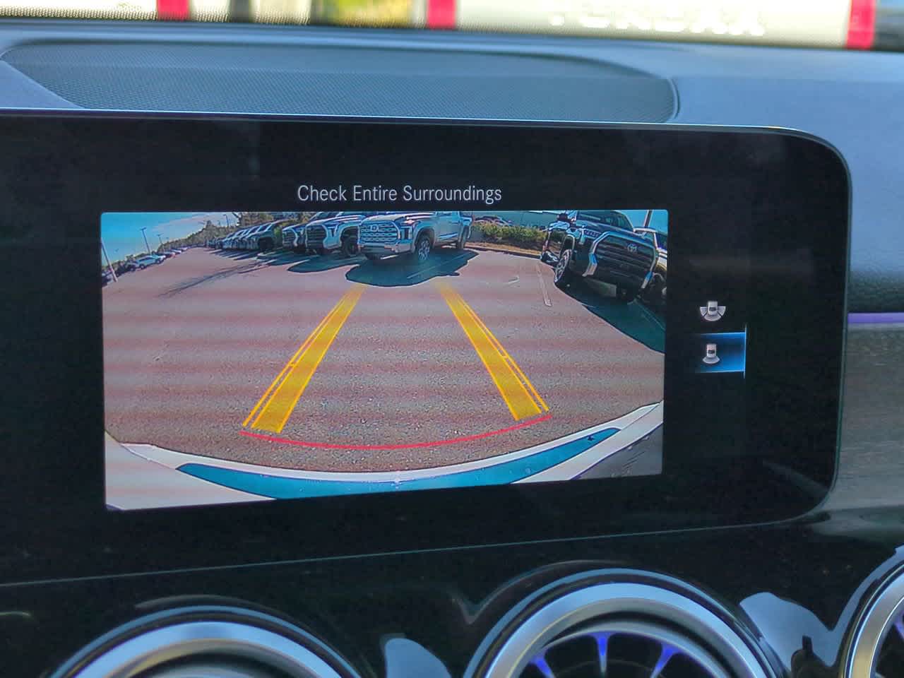 Thumbnail: 2023 Mercedes-Benz GLB - 20