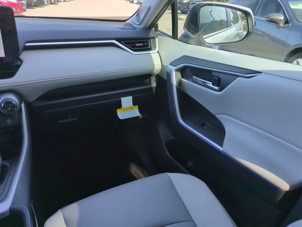 Thumbnail: 2025 Toyota RAV4 - 16