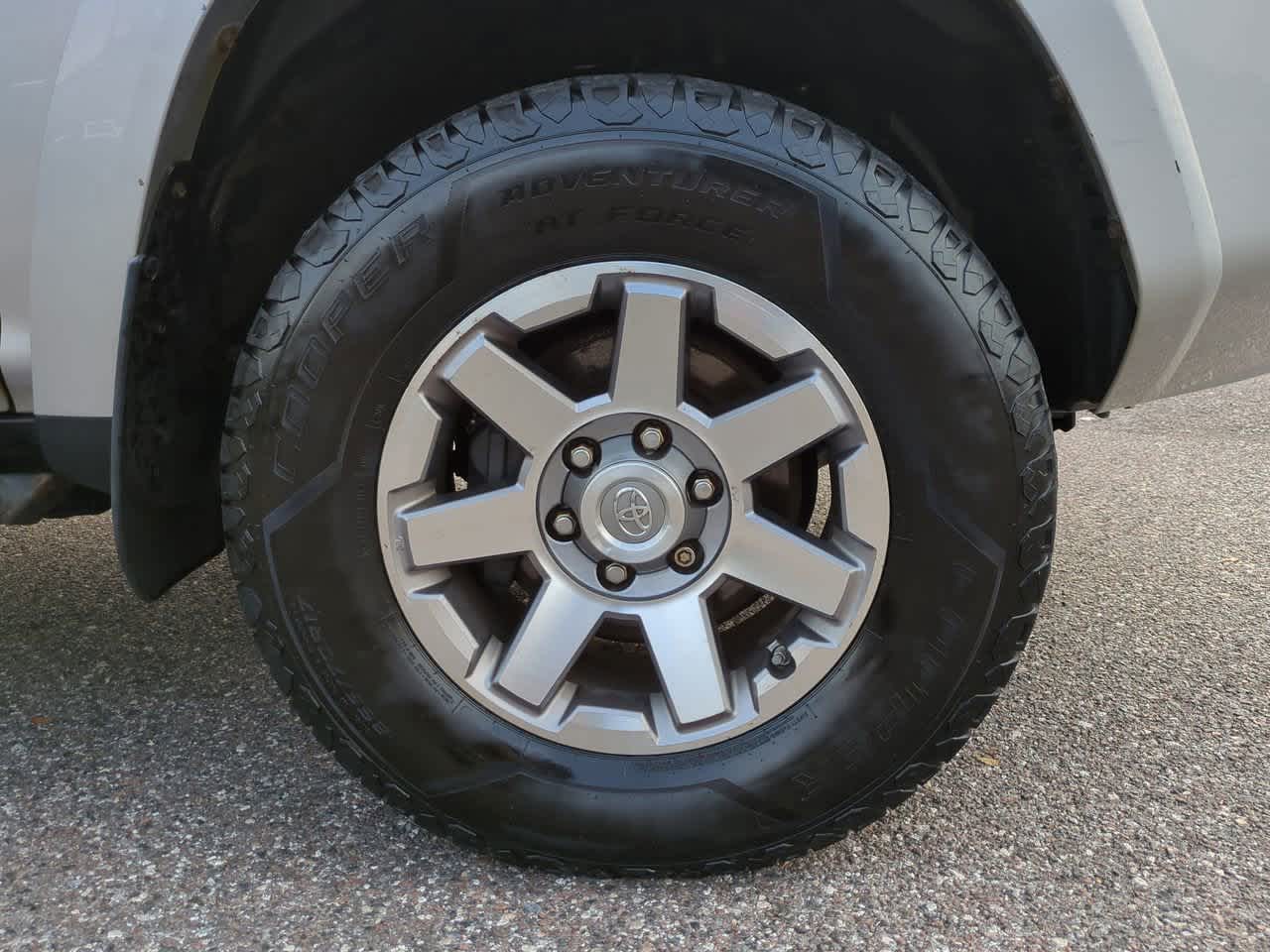 Thumbnail: 2014 Toyota 4Runner - 11