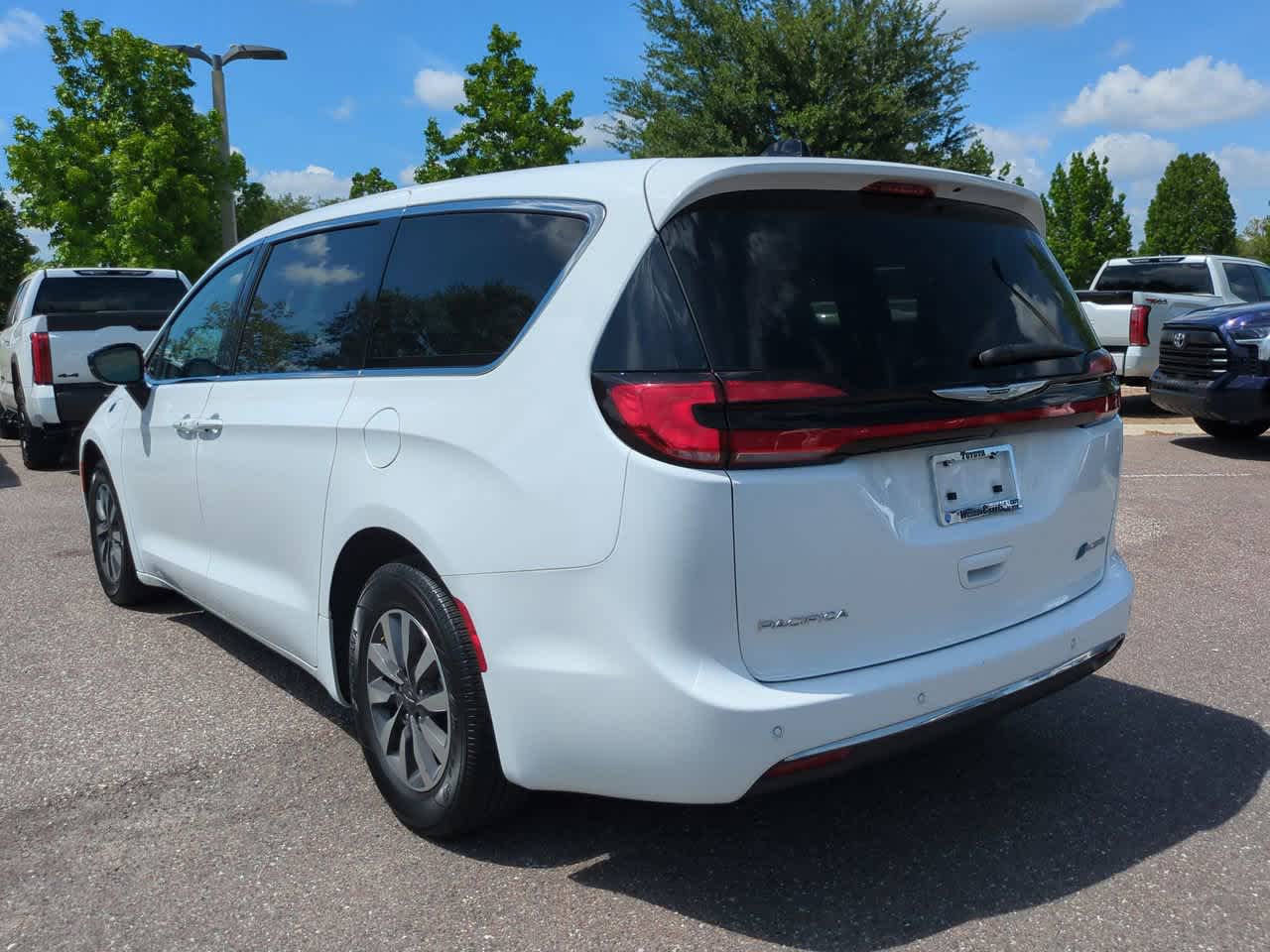 Thumbnail: 2024 Chrysler Pacifica - 4
