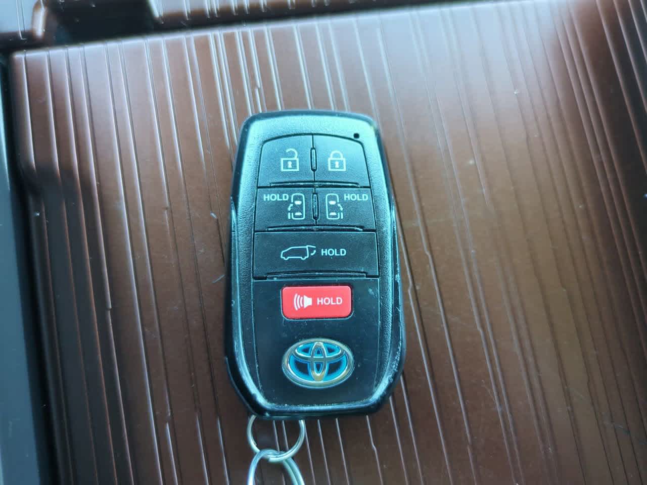 Thumbnail: 2024 Toyota Sienna - 29