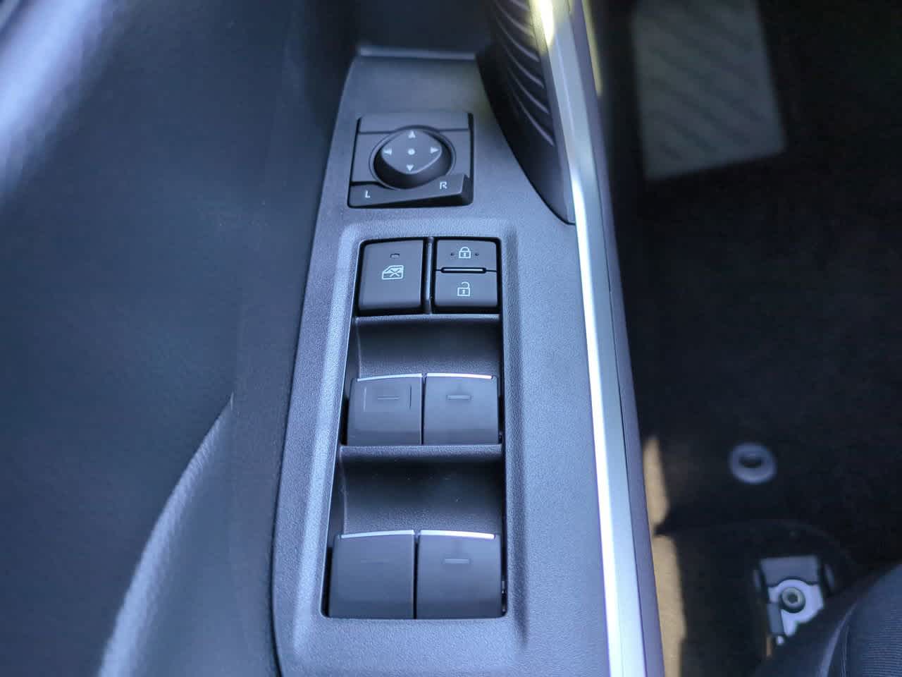 Thumbnail: 2025 Toyota RAV4 - 21