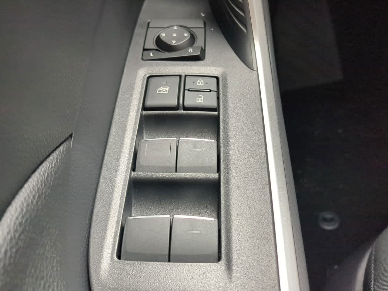 2025 Toyota RAV4 XLE 23