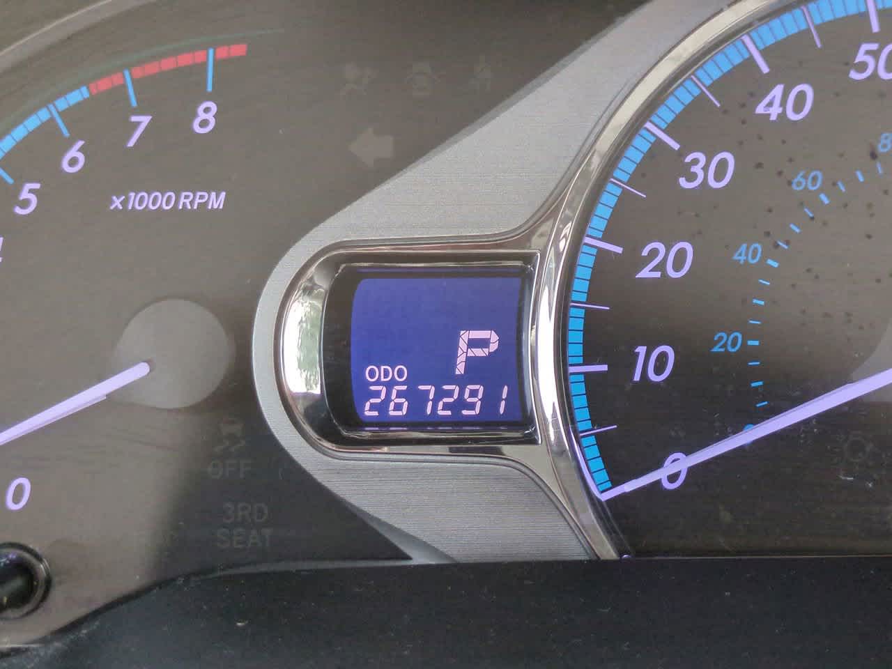 Thumbnail: 2011 Toyota Sienna - 27