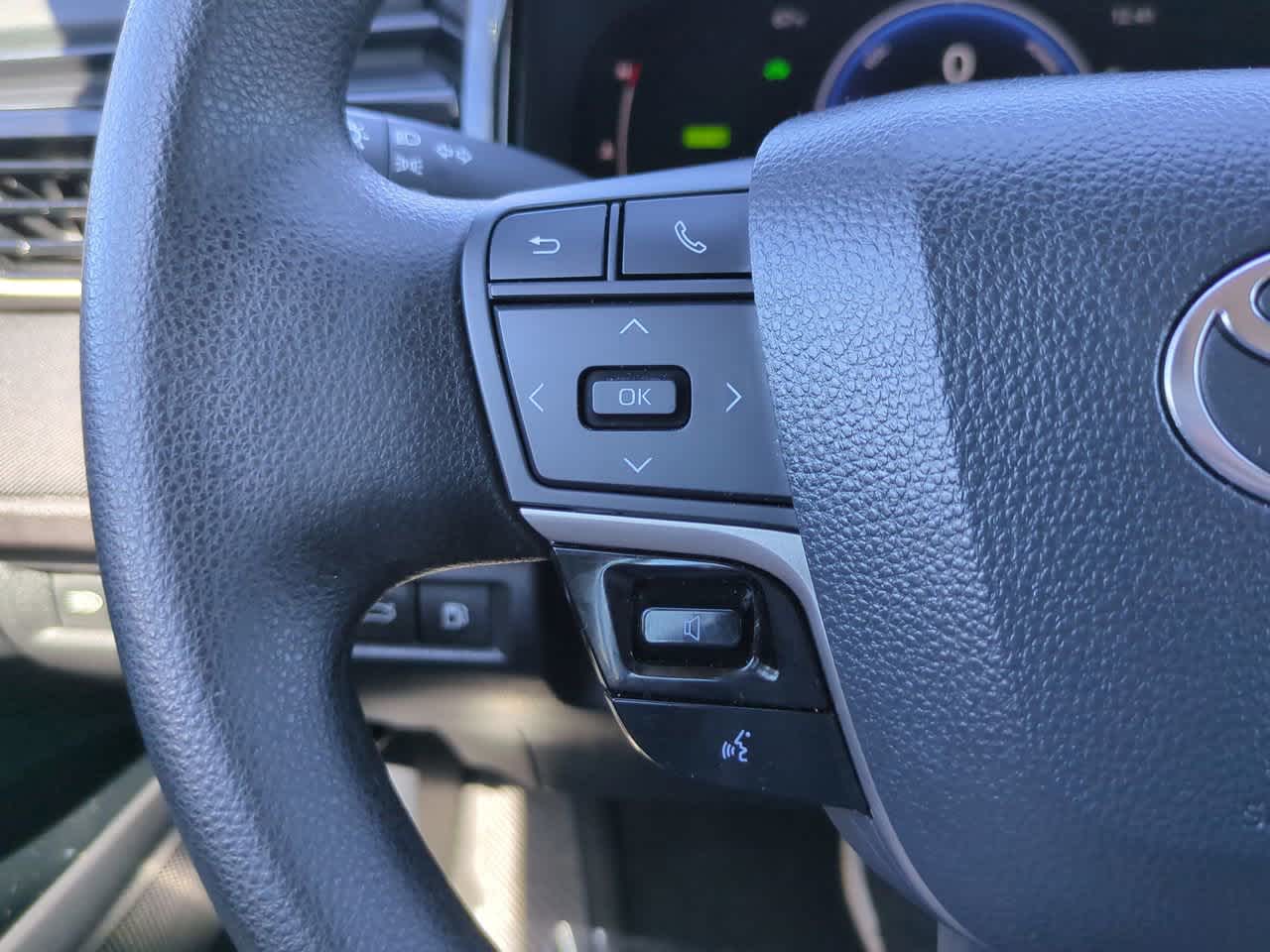 Thumbnail: 2025 Toyota Camry - 21