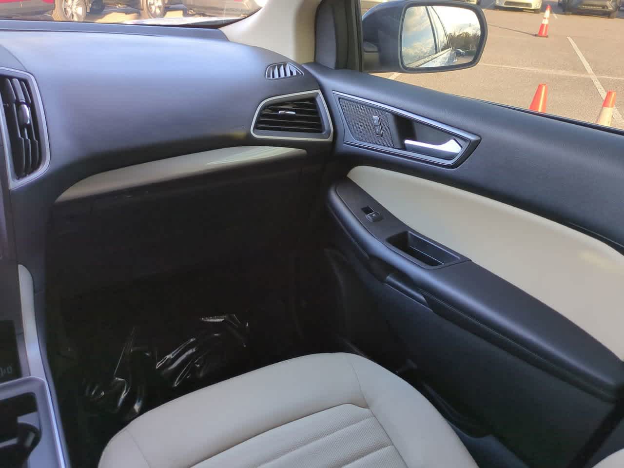 Thumbnail: 2022 Ford Edge - 16