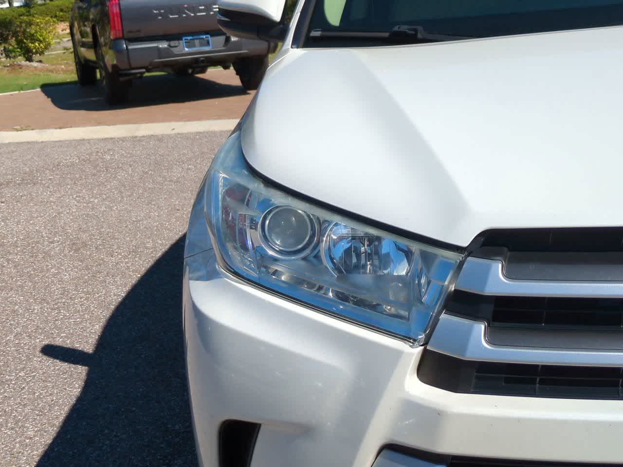 Thumbnail: 2017 Toyota Highlander - 10