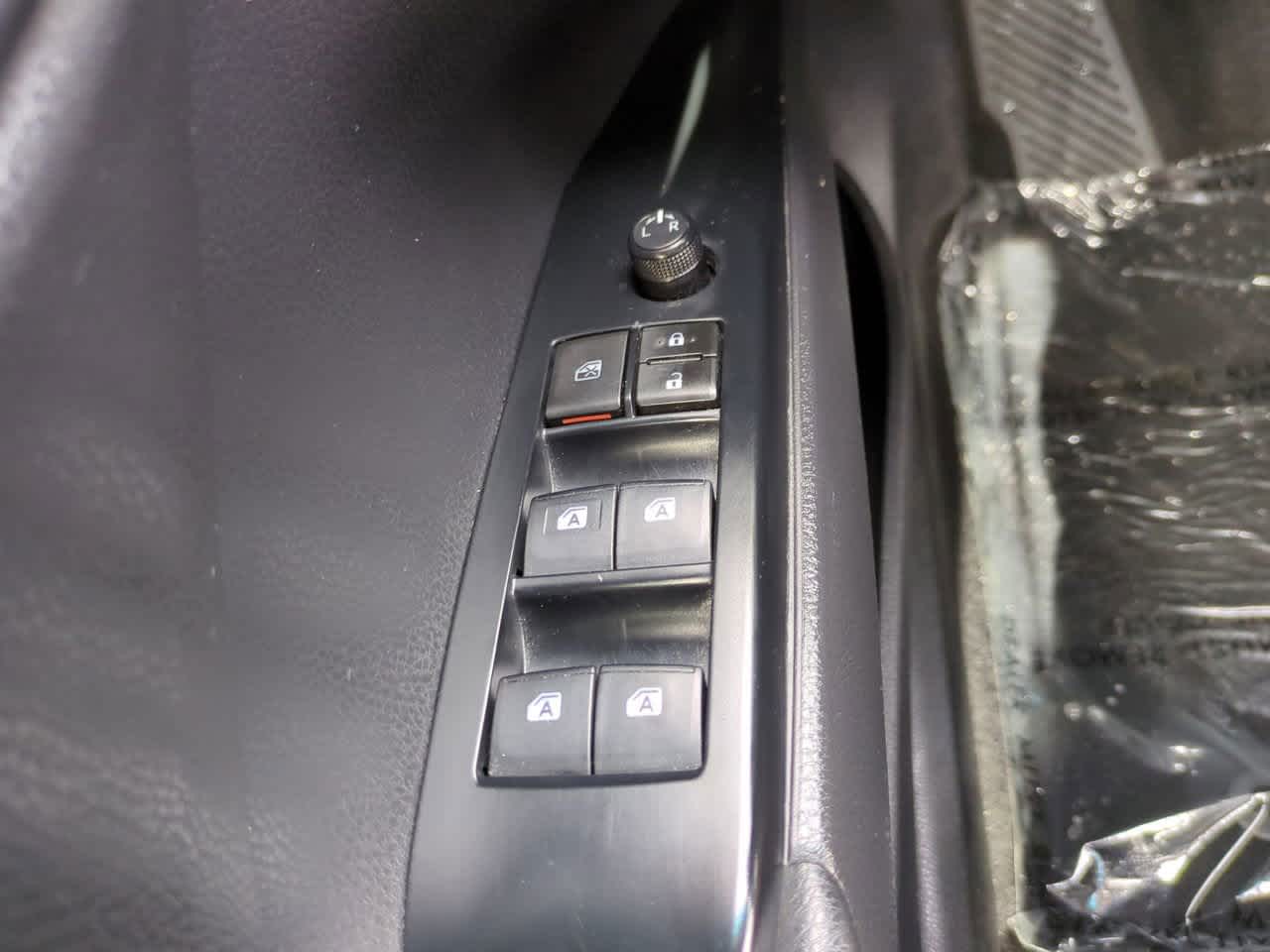 Thumbnail: 2019 Toyota Camry - 19