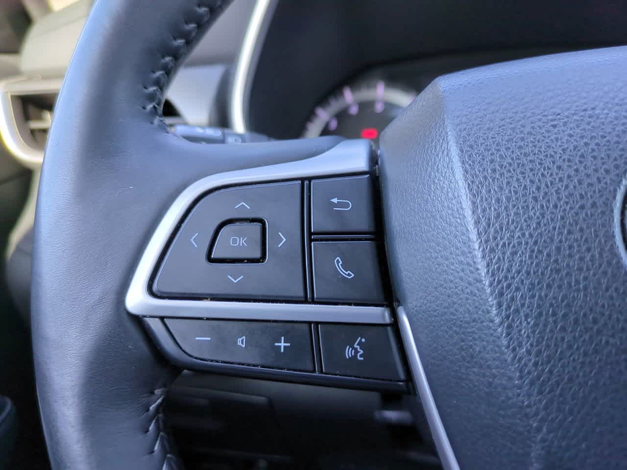 Thumbnail: 2023 Toyota Highlander - 25