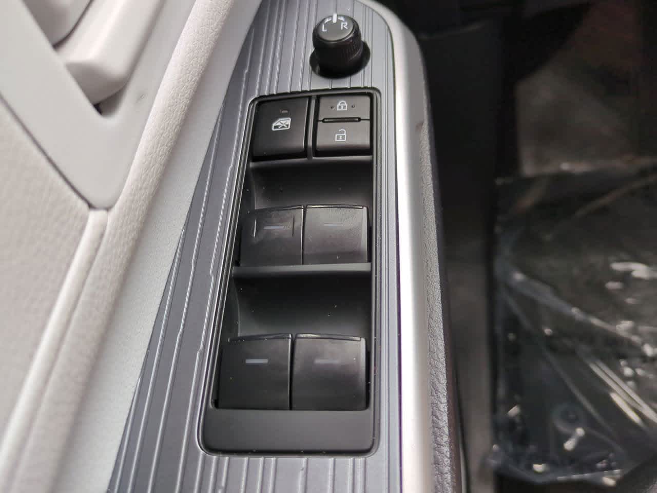 Thumbnail: 2025 Toyota Sienna - 22