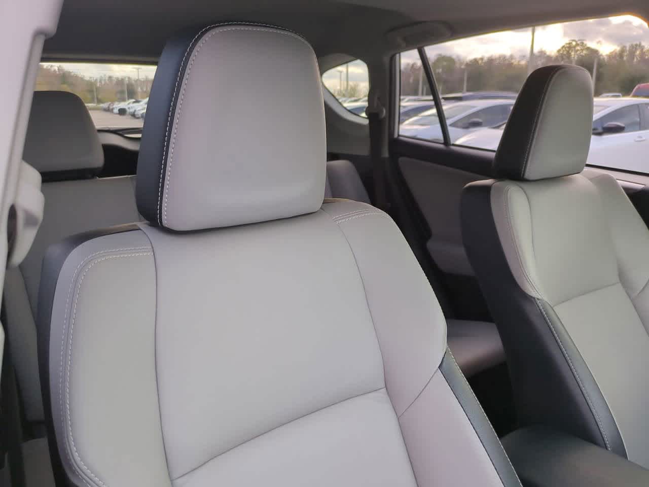 Thumbnail: 2018 Toyota RAV4 - 8