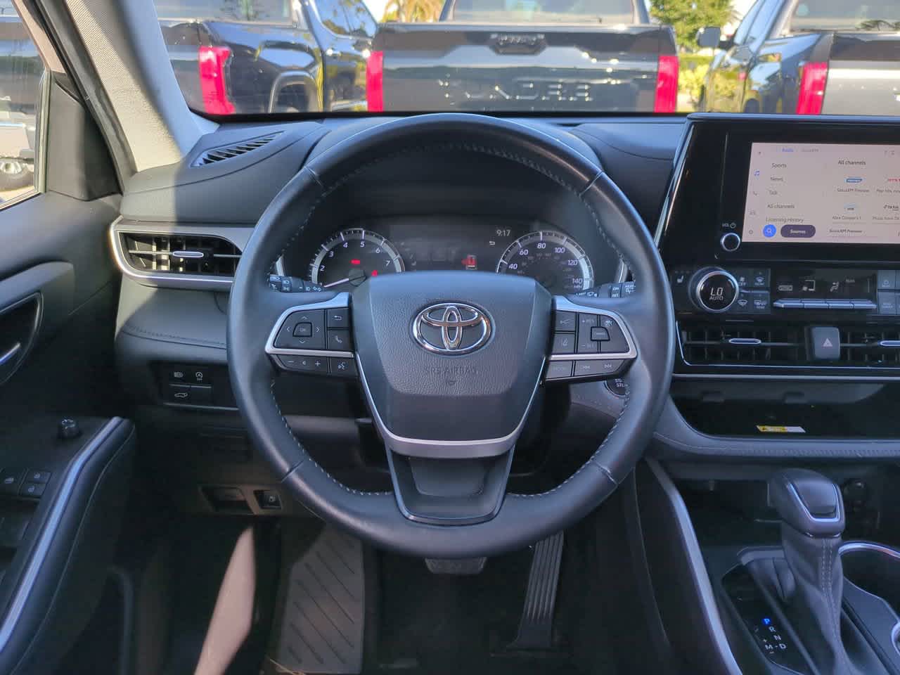 Thumbnail: 2023 Toyota Highlander - 16