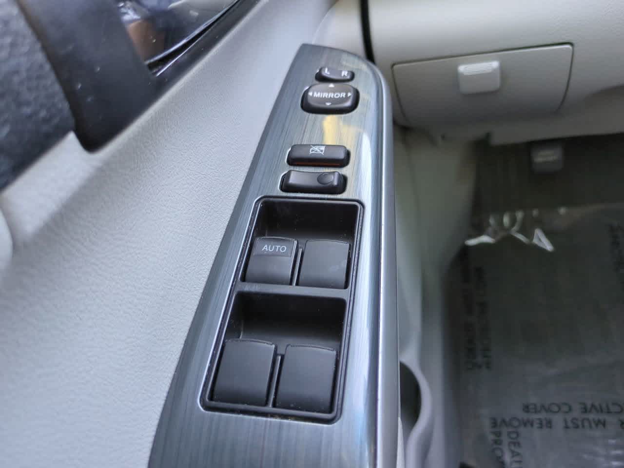 Thumbnail: 2012 Toyota Camry - 22