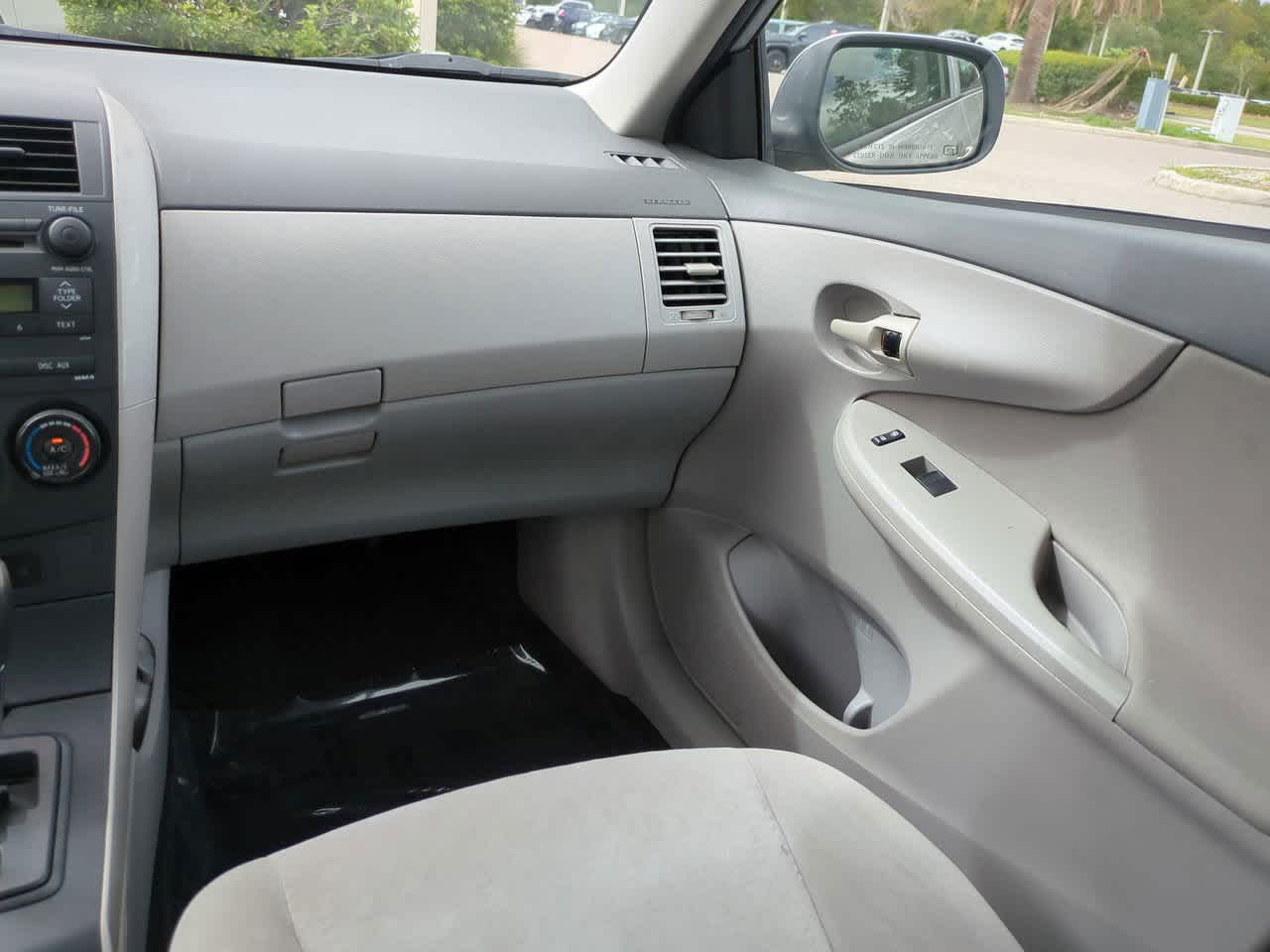Thumbnail: 2009 Toyota Corolla - 16