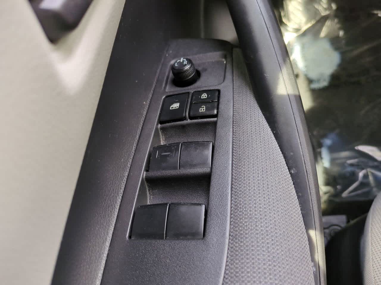 2022 Toyota Corolla LE 21