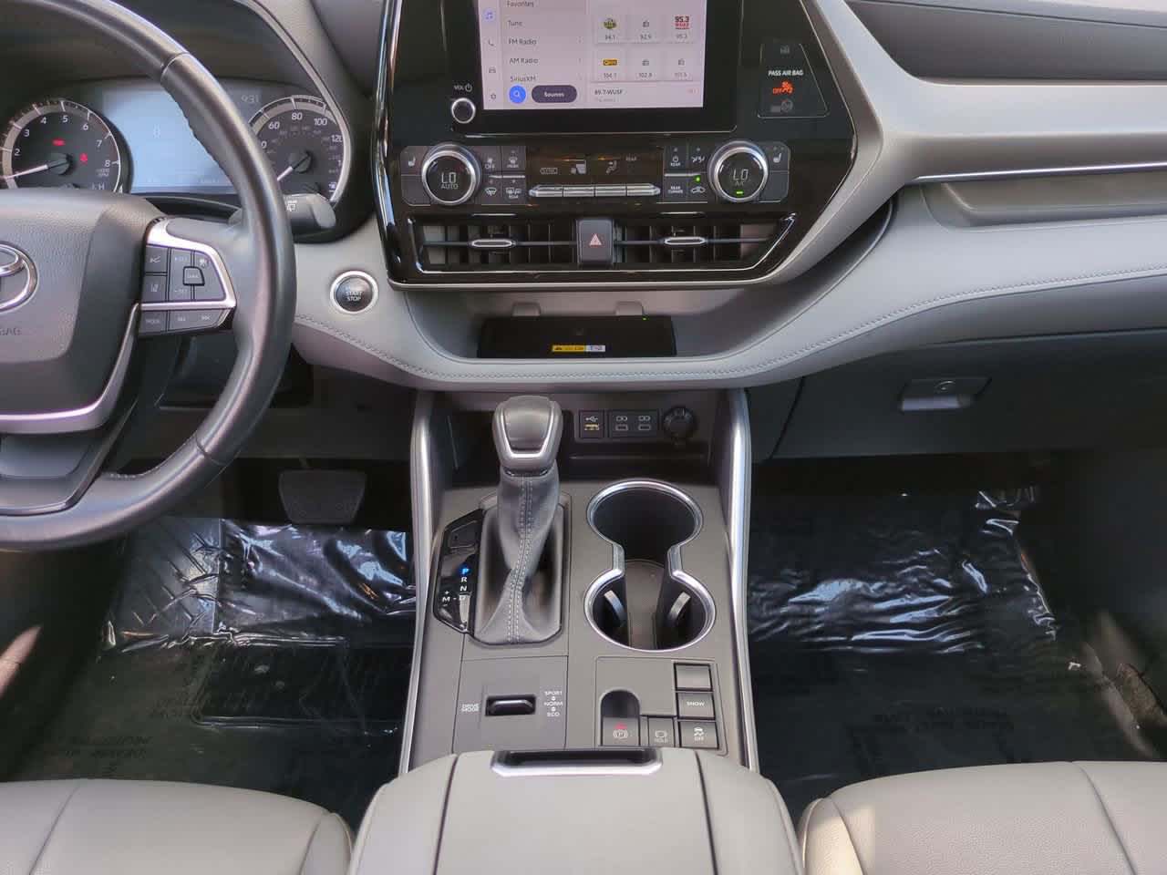 Thumbnail: 2024 Toyota Highlander - 19